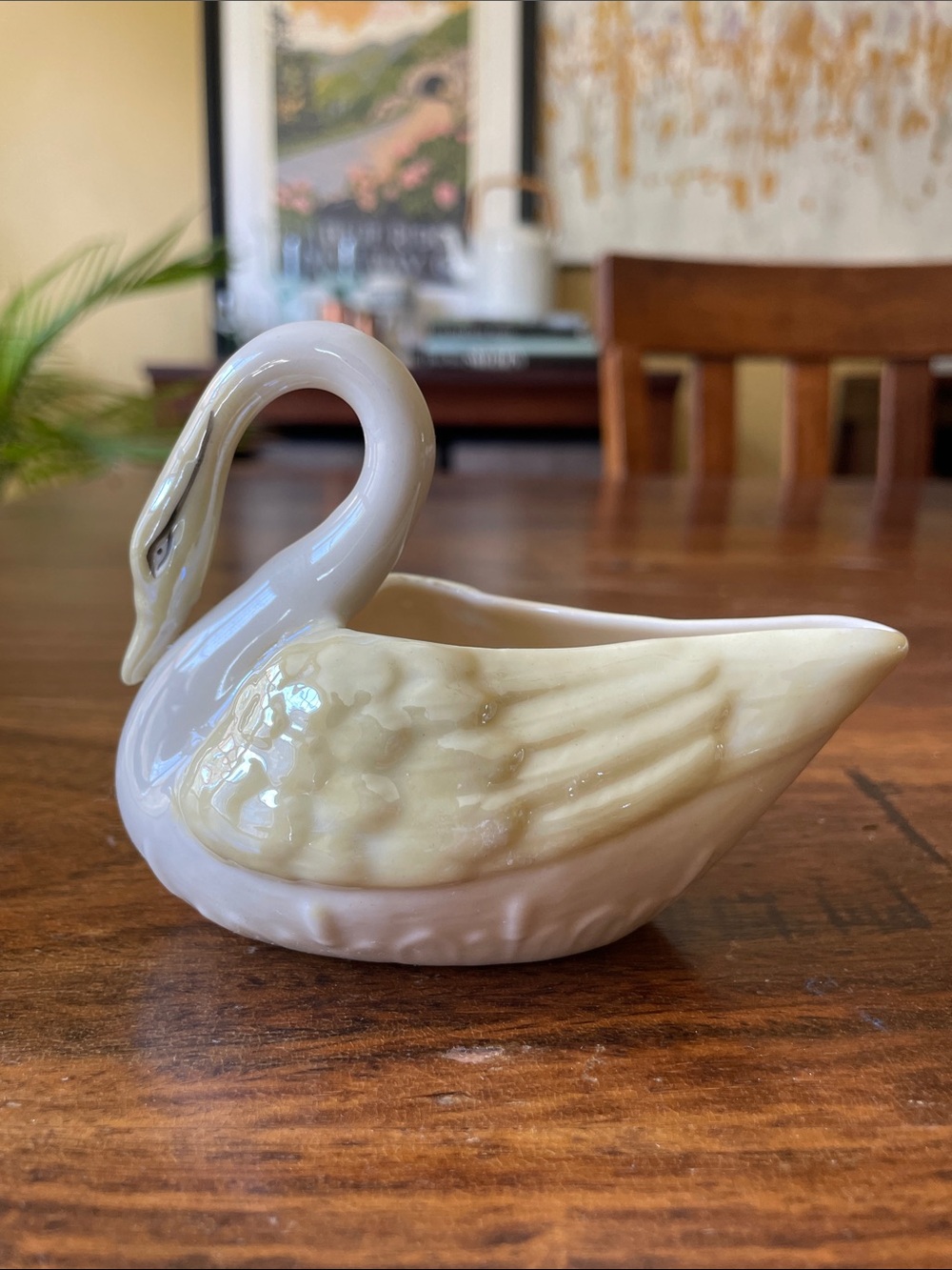 Belleek of Ireland Vintage Swan Figurine Cream w/ iridescent gold glaze